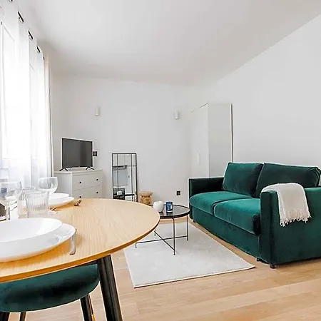 Comfortable For 2 People - Puteaux Szálloda 2*